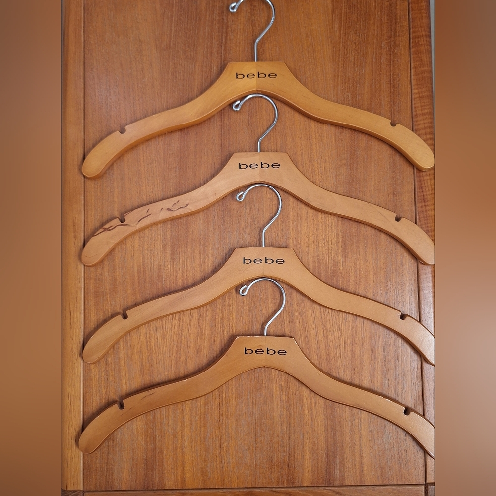 bebe Solid Wood Notched Hangers Natural Vintage Logo Anti Slip Coat Tops Suits
